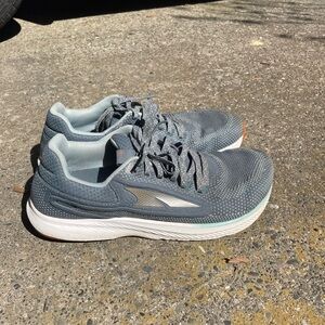 Altra Escalante Running Shoes